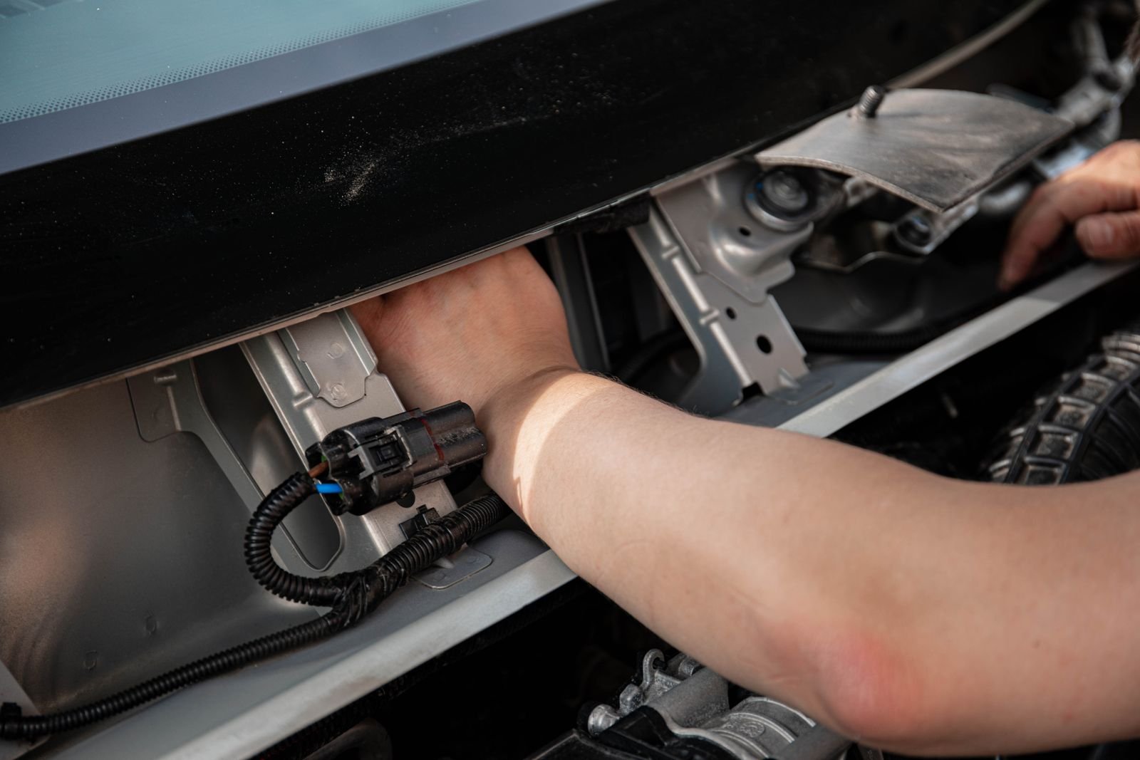 Vehicle electronic modules and wiring being assessed
